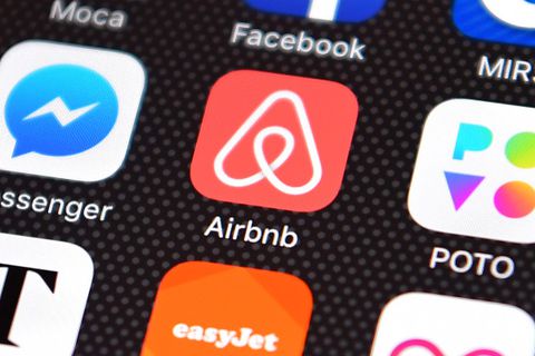 Ảo tưởng Airbnb, Uber và sự ngây thơ lạ lùng của các startup chia sẻ
